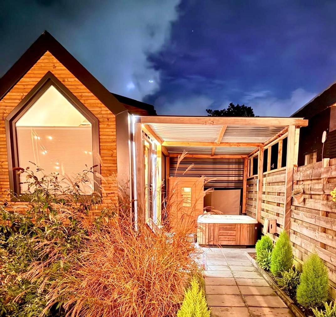 Tiny House With Sauna & Jacuzzi Near Amsterdam Vijfhuizen Eksteriør billede