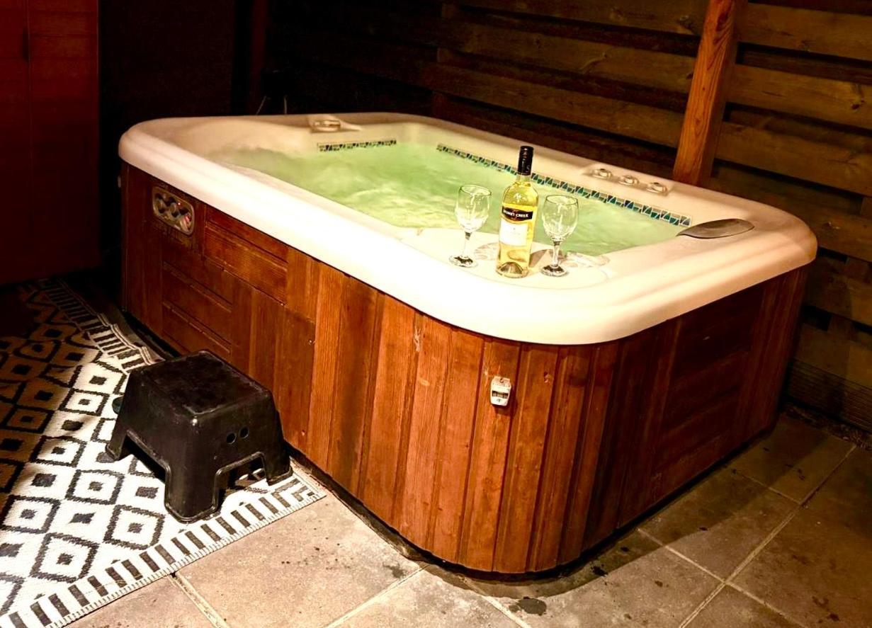 Tiny House With Sauna & Jacuzzi Near Amsterdam Vijfhuizen Eksteriør billede